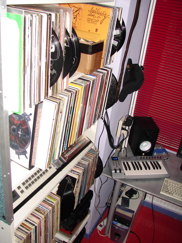 BusyR_Studio_12-2006_03_Links.jpg