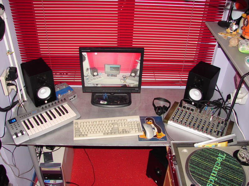 BusyR_Studio_12-2006_15_Midden.jpg
