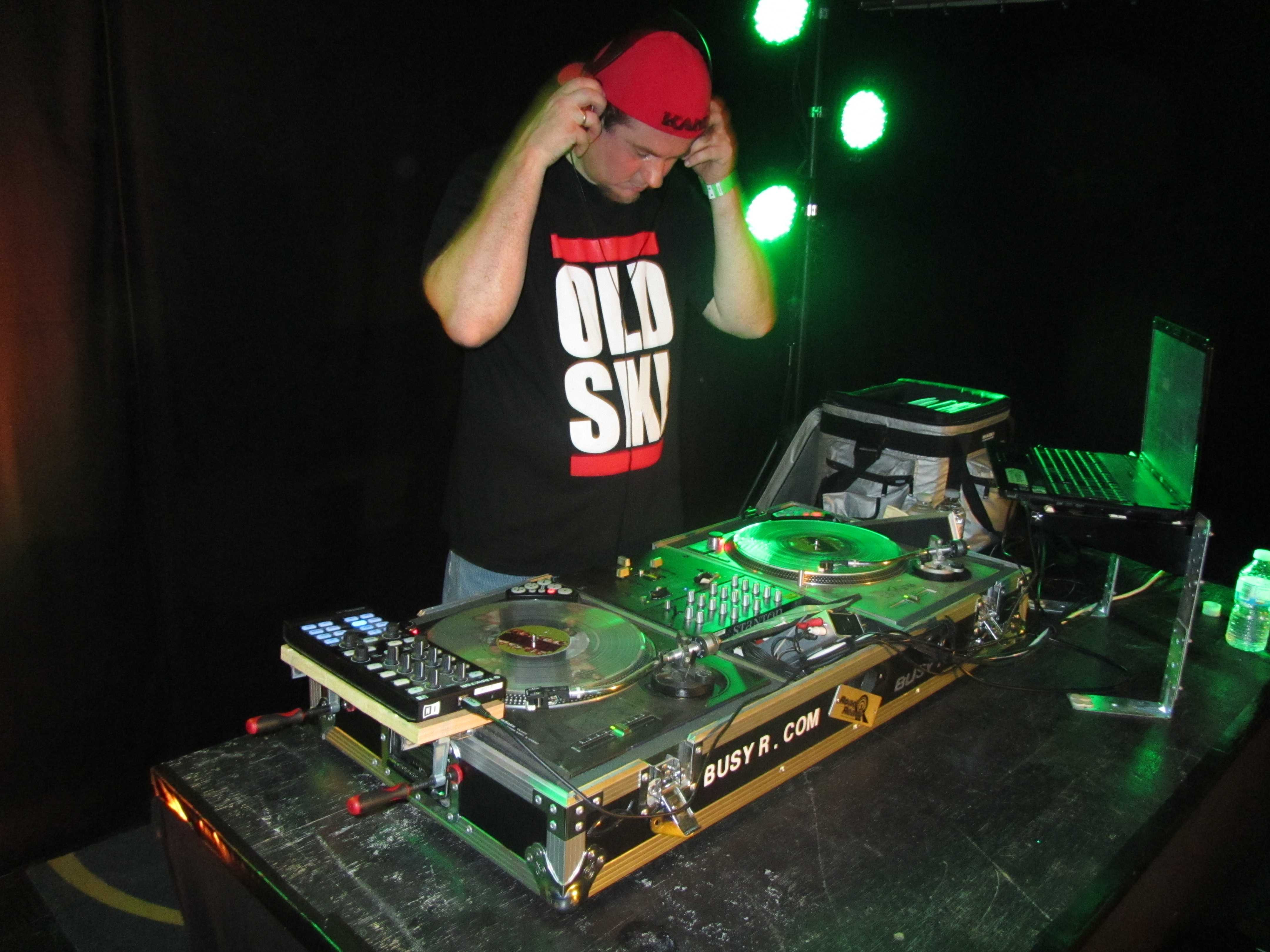 Tribes_Festival_2011_-_DJ_BusyR_10.jpg