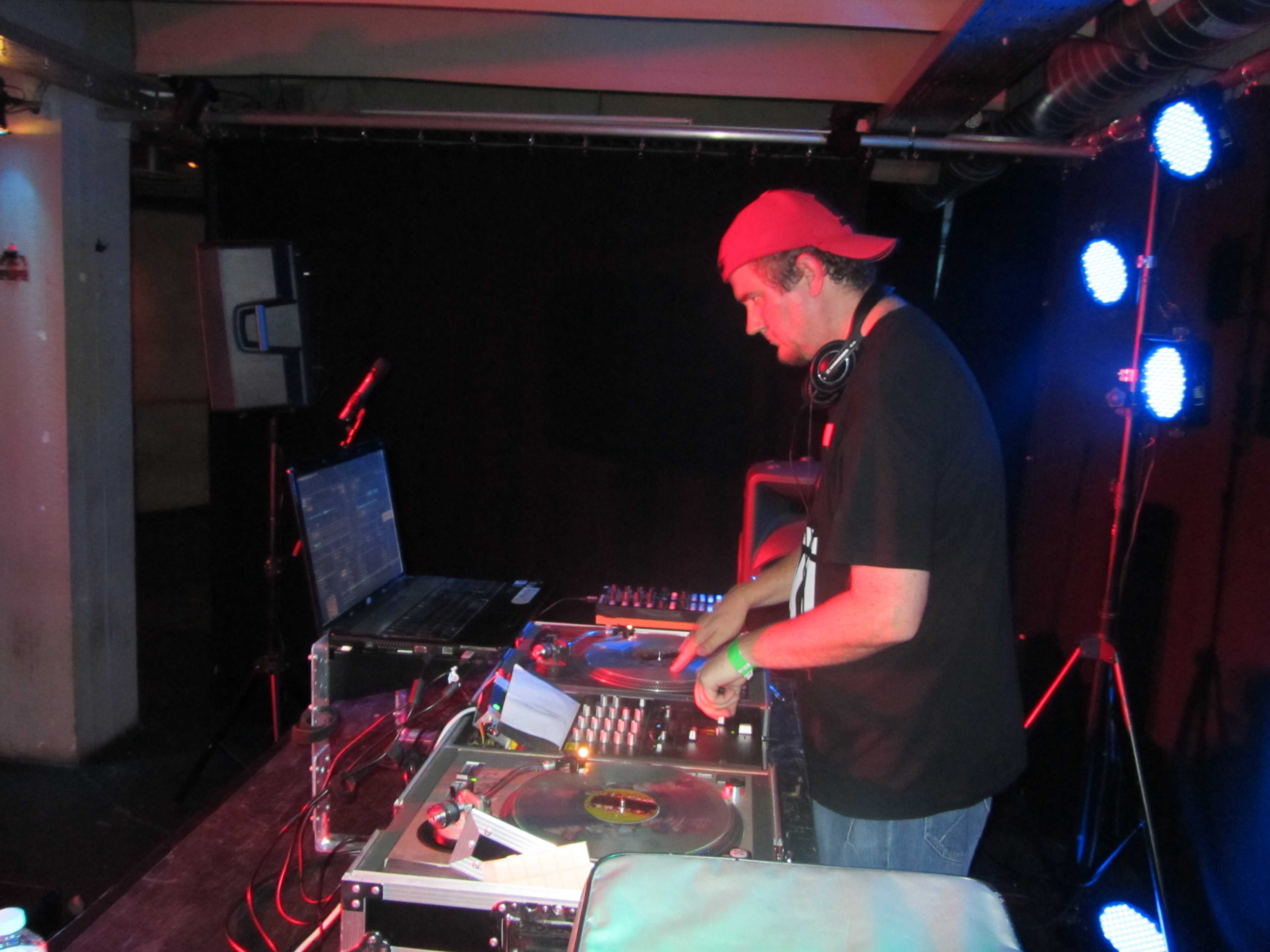 Tribes_Festival_2011_-_DJ_BusyR_31.jpg